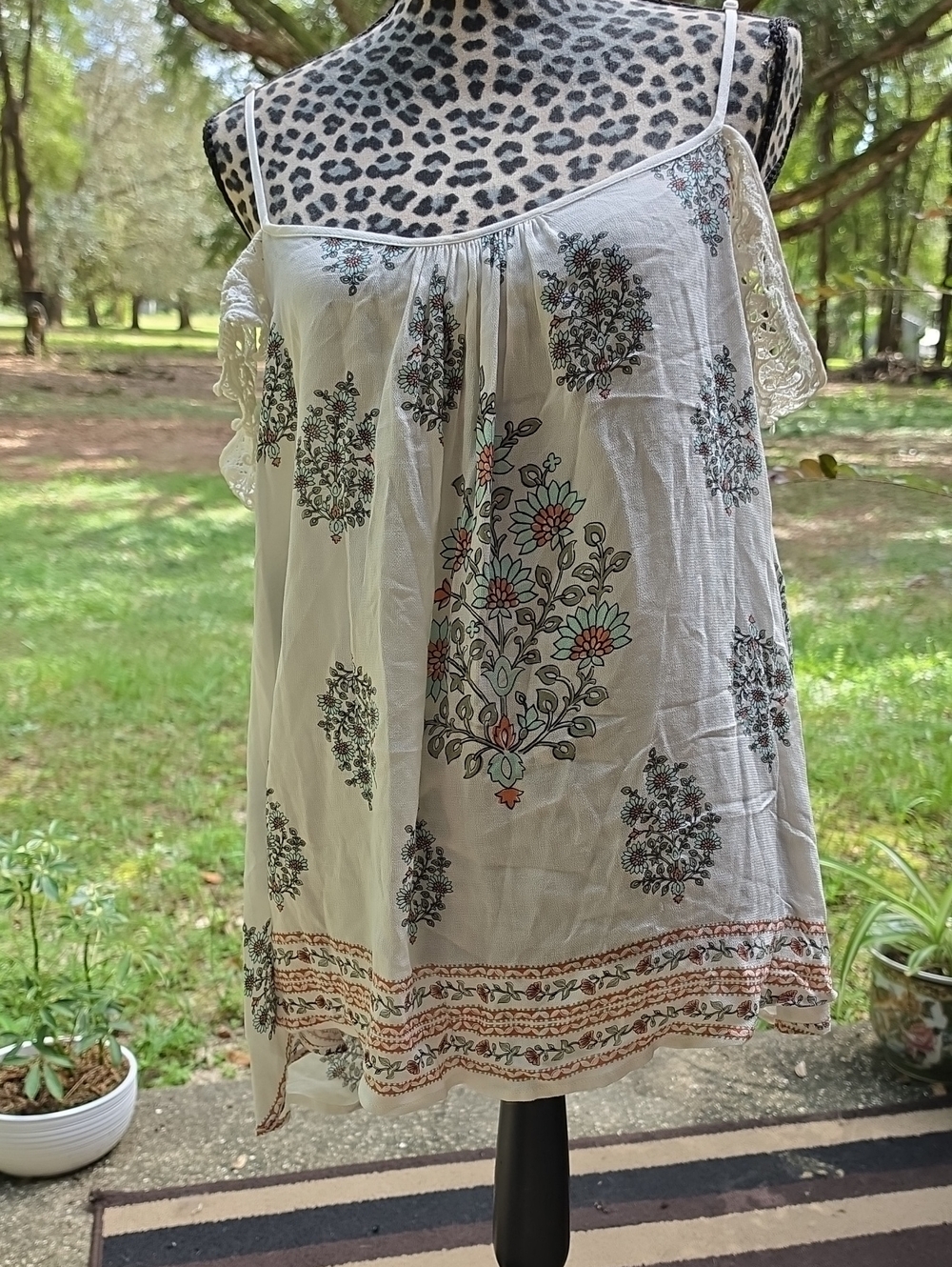 Taylor & Sage Cream Floral Lace-Trim Camisole